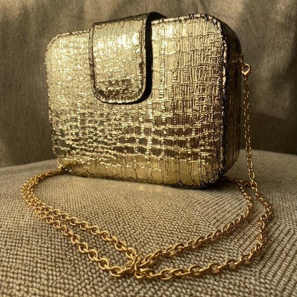 Structured Box Crossbody Bag by BP. Gold Metallic Lamey. Gold Chain Strap. EUC. - Picture 2 of 15